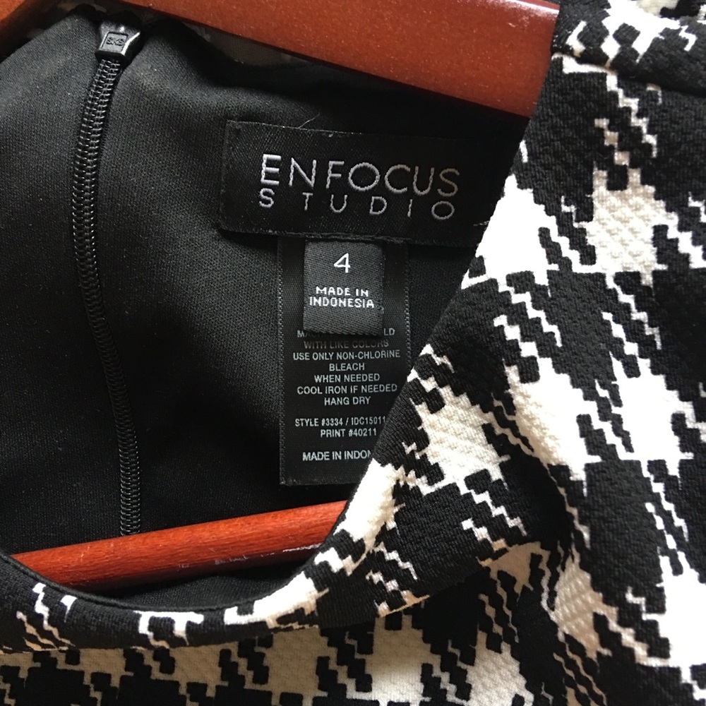 DRESS - Picture 3 of 3